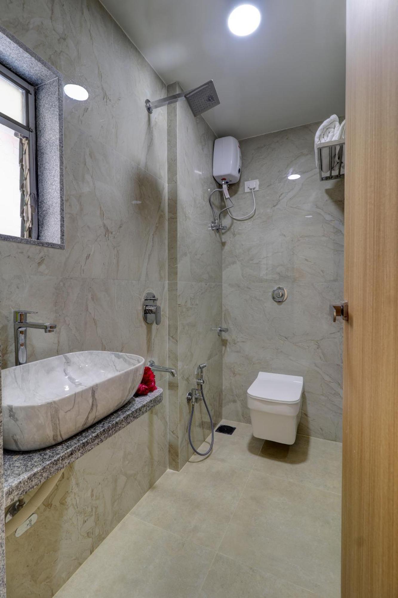 Victory Inn Turambhe Dış mekan fotoğraf