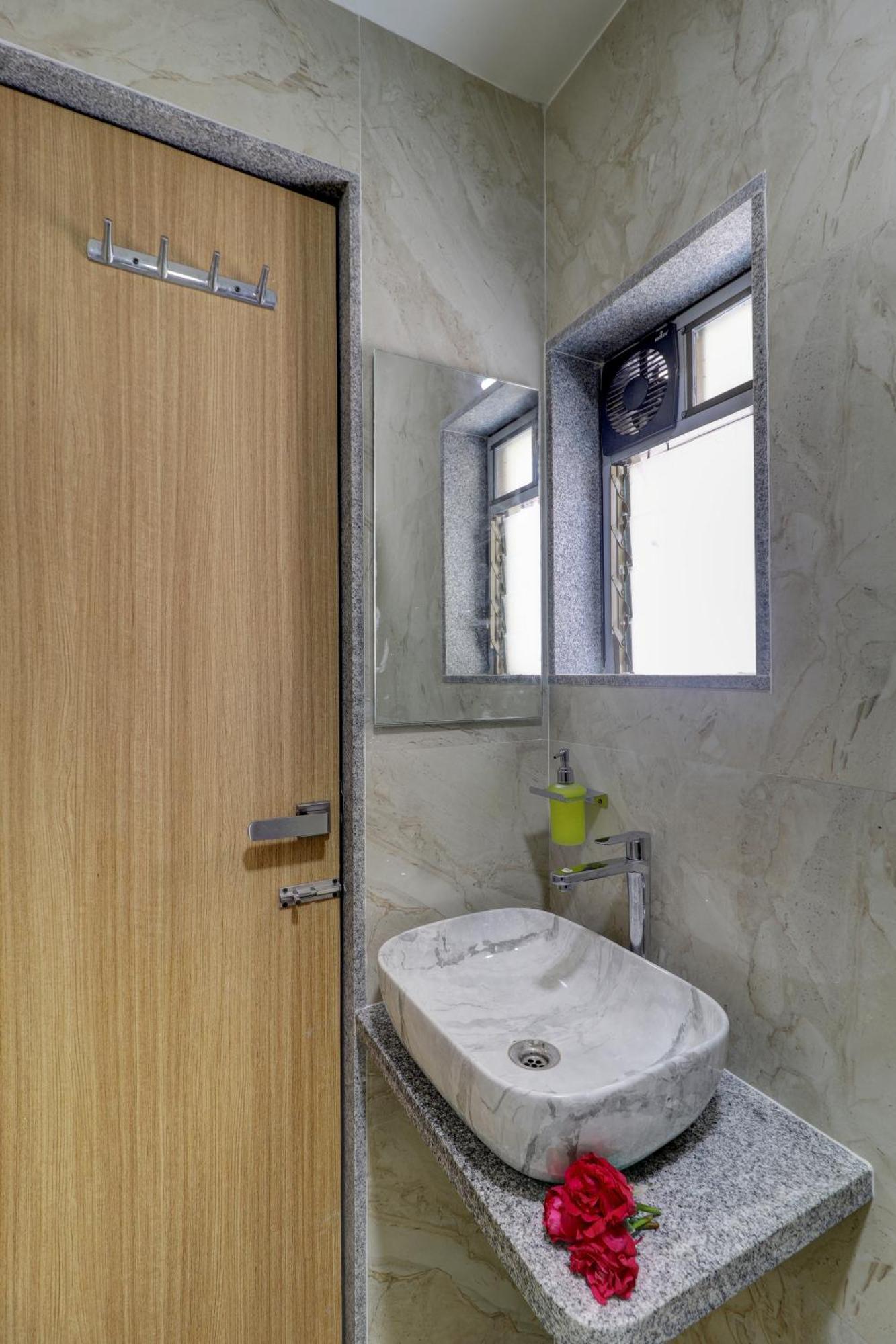 Victory Inn Turambhe Dış mekan fotoğraf